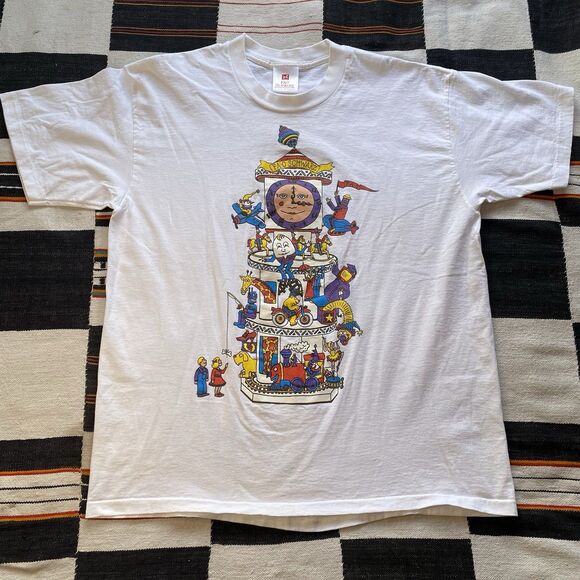 Vintage FAO Schwarz Fifth Avenue Graphic Tee Shirt. XL. Single Stitch. Cotton. - Picture 1 of 15